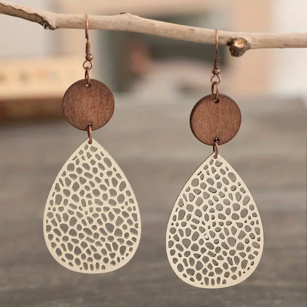 Elegant Cream and Brown Teardrop Earrings